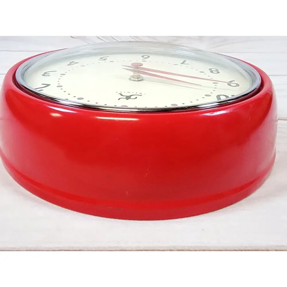 Infinity Retro Modern Red Wall Clock Vintage 2005